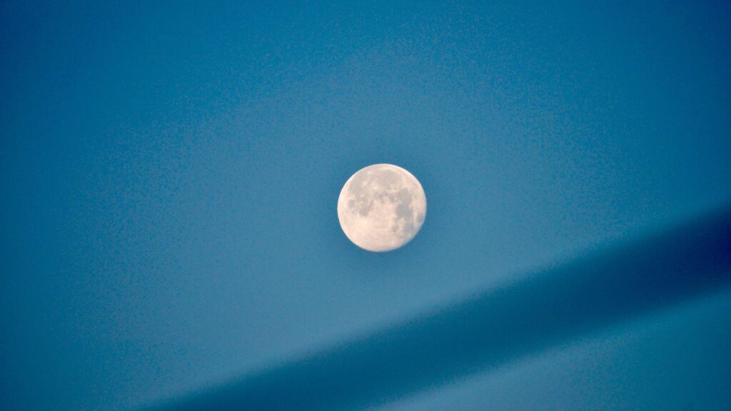 La Lune. // Source : Envato La Lune. // Source : Envato