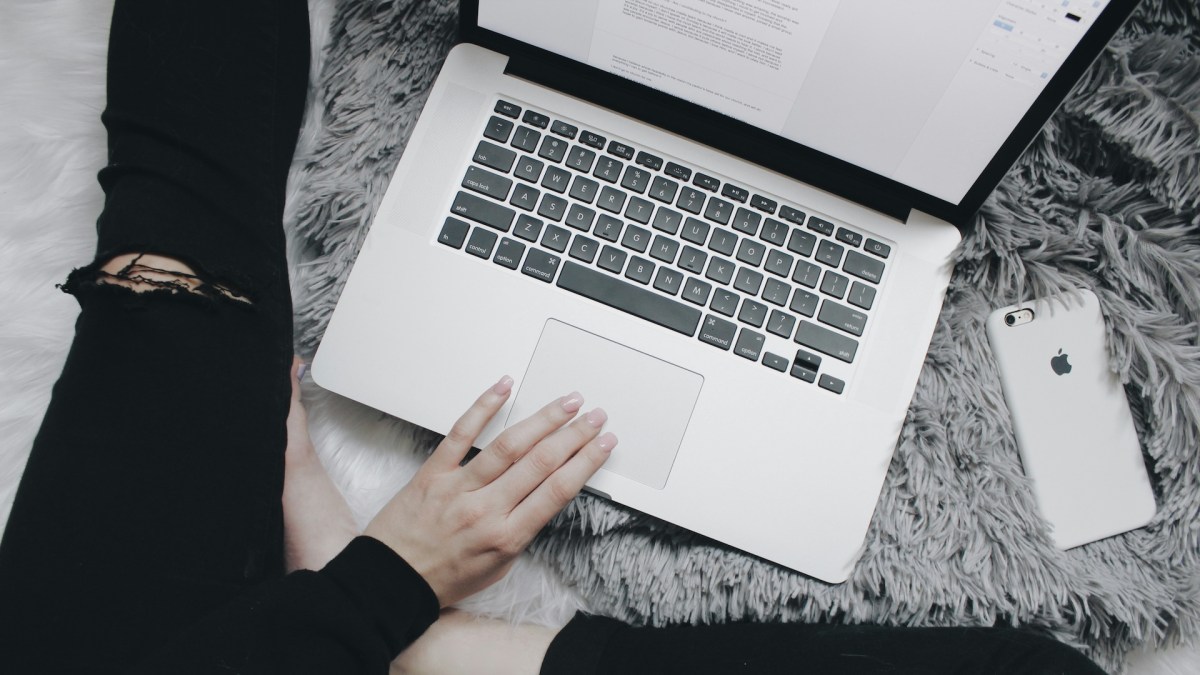 Les données personnelles des VIP ne sont pas les seules à intéresser les entreprises et les hackers // Source : Mikayla Mallek via Unsplash Les données personnelles des VIP ne sont pas les seules à intéresser les entreprises et les hackers // Source : Mikayla Mallek via Unsplash