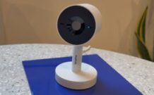 La caméra de Netatmo peut automatiquement cacher son capteur quand vous êtes à la maison. // Source : Numerama