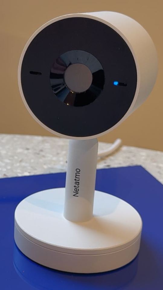 La caméra de Netatmo peut automatiquement cacher son capteur quand vous êtes à la maison. // Source : Numerama La caméra de Netatmo peut automatiquement cacher son capteur quand vous êtes à la maison. // Source : Numerama