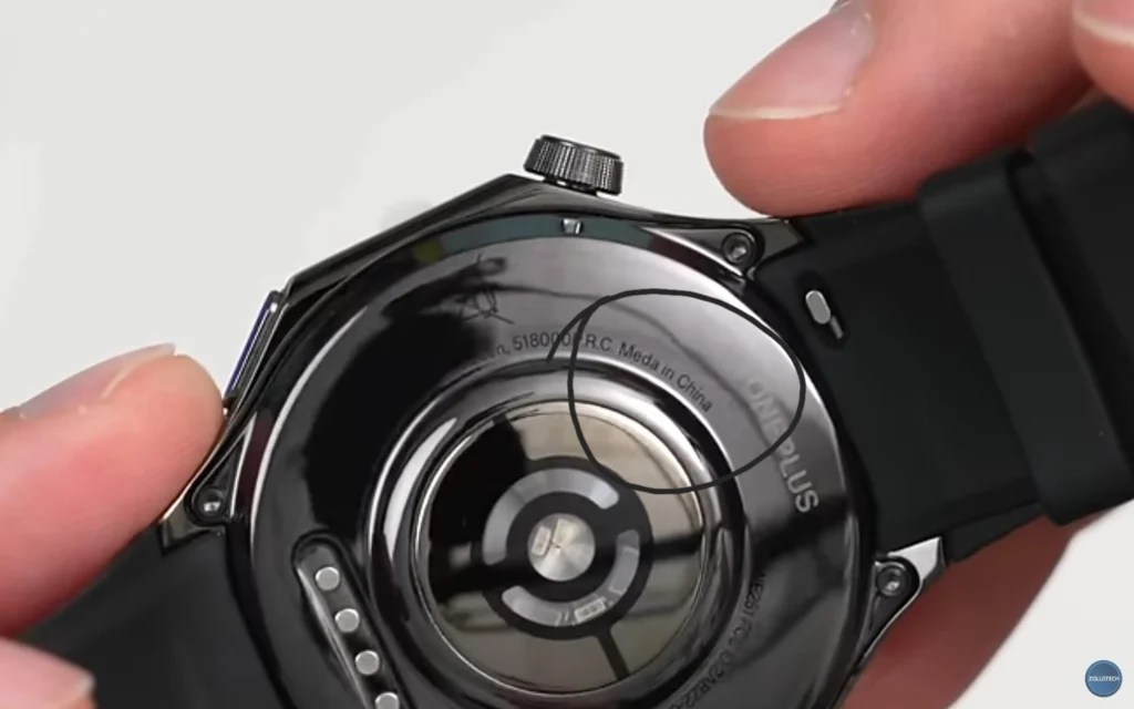 La OnePlus Watch 3 a un petit problème au dos // Source : Maniac1688 via Reddit La OnePlus Watch 3 a un petit problème au dos // Source : Maniac1688 via Reddit