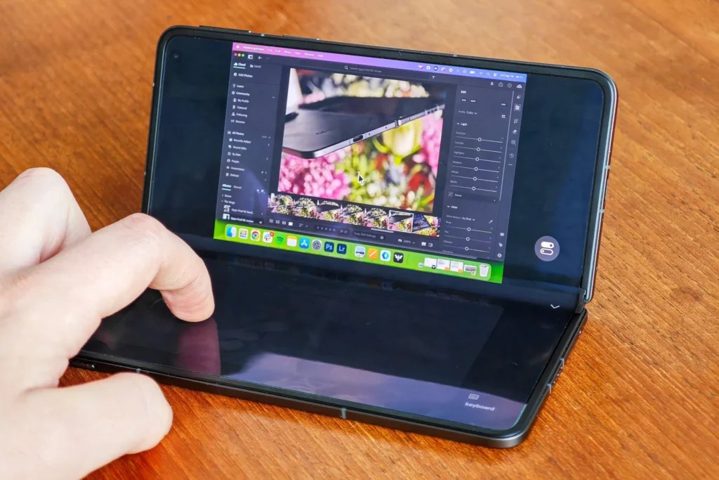 macOS sur l'Oppo Find N5 // Source : The Verge macOS sur l'Oppo Find N5 // Source : The Verge