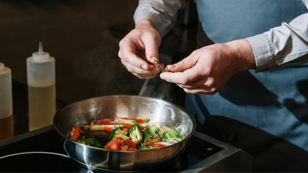 Poêle en inox // Source : Pexels Poêle en inox // Source : Pexels