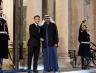 Emmanuel Macron et Mohammed ben Zayed Al-Nahyane, président des Émirats arabes unis, sur le parvis de l'Élysée // Source : Emmanuel Macron via X Emmanuel Macron et Mohammed ben Zayed Al-Nahyane, président des Émirats arabes unis, sur le parvis de l'Élysée // Source : Emmanuel Macron via X