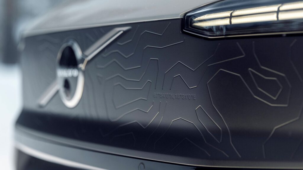 Le Volvo EX30 Cross Country // Source : Volvo Le Volvo EX30 Cross Country // Source : Volvo