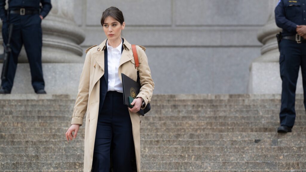 Lizzy Caplan dans Zero Day // Source : Jojo Whilden / Netflix Lizzy Caplan dans Zero Day // Source : Jojo Whilden / Netflix