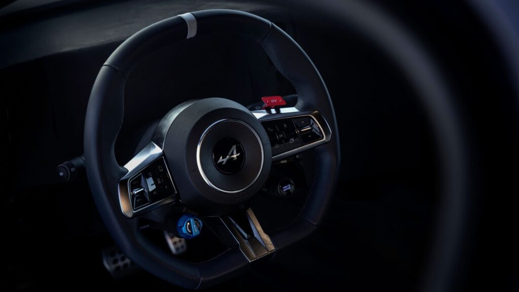 L'Alpine A390 (2025) pendant ses tests hivernaux // Source : Alpine L'Alpine A390 (2025) pendant ses tests hivernaux // Source : Alpine
