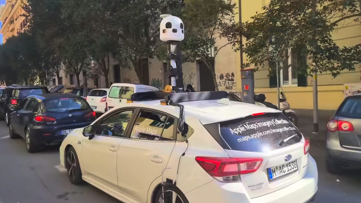 La voiture Apple Maps. // Source : Capture El Architect / YouTube La voiture Apple Maps. // Source : Capture El Architect / YouTube