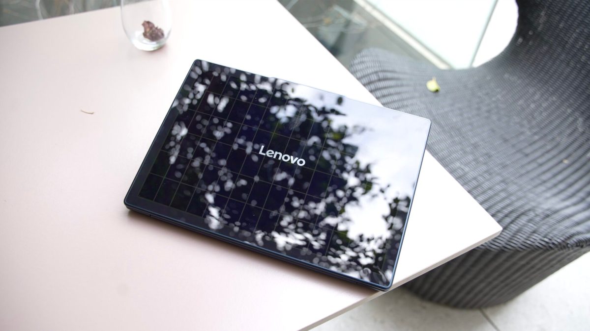 Lenovo Yoga Solar PC Concept // Source : Numerama Lenovo Yoga Solar PC Concept // Source : Numerama