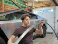 Cette pièce du Cybertruck est suceptible de se détacher en roulant // Source : Extrait vidéo Reid Tomasko