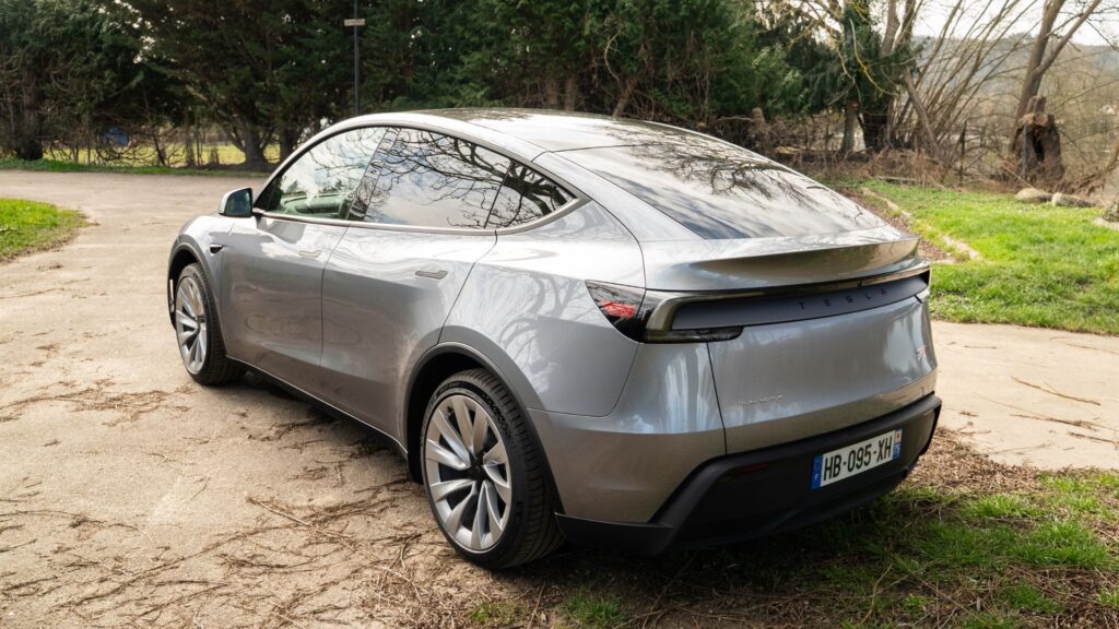 Le Tesla Model Y Launch Series (2025) à l'essai // Source : Alfred Tertrais pour Numerama Le Tesla Model Y Launch Series (2025) à l'essai // Source : Alfred Tertrais pour Numerama