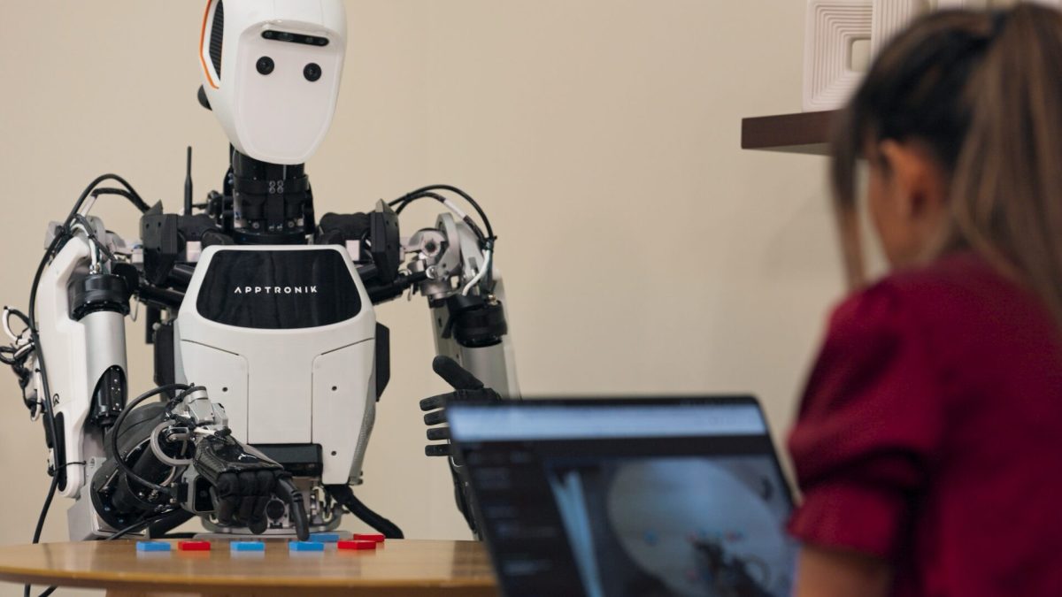 Un robot avec Gemini Robotics. // Source : Google DeepMind Un robot avec Gemini Robotics. // Source : Google DeepMind