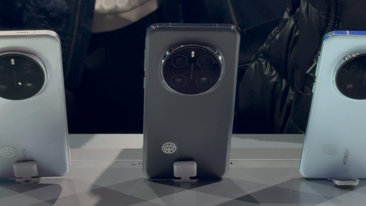 Plusieurs smartphones Honor Magic 7 Pro. // Source : Numerama Plusieurs smartphones Honor Magic 7 Pro. // Source : Numerama