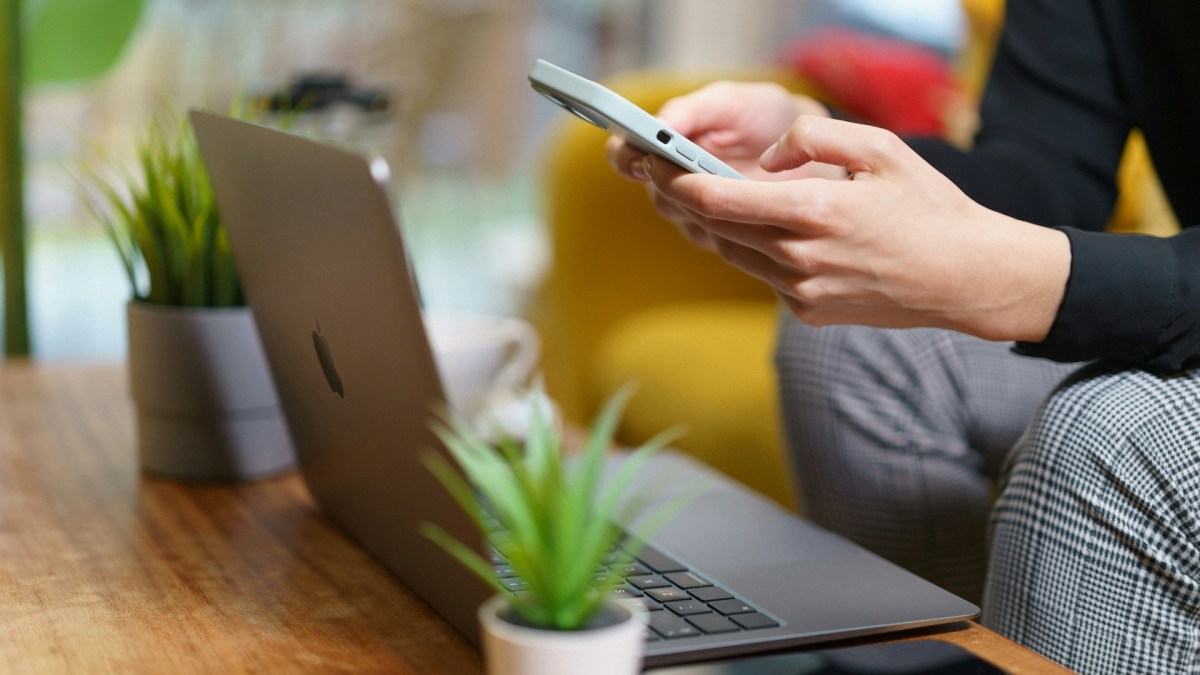 Sans un outil de cybersécurité adapté, la prudence ne suffit pas à vous protéger // Source : Jakub Zerdzicki via Unsplash Sans un outil de cybersécurité adapté, la prudence ne suffit pas à vous protéger // Source : Jakub Zerdzicki via Unsplash
