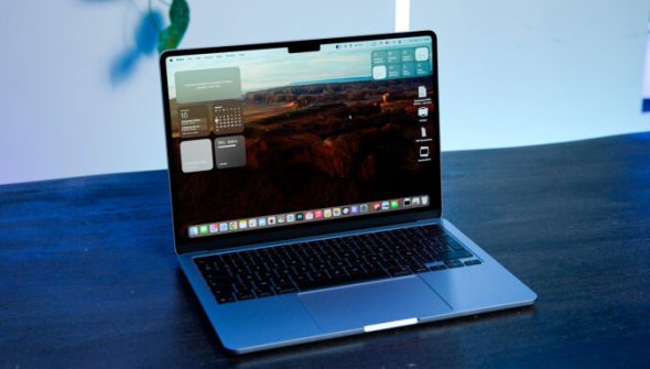 Apple MacBook Air M4 // Source : Nino Barbey / Numerama