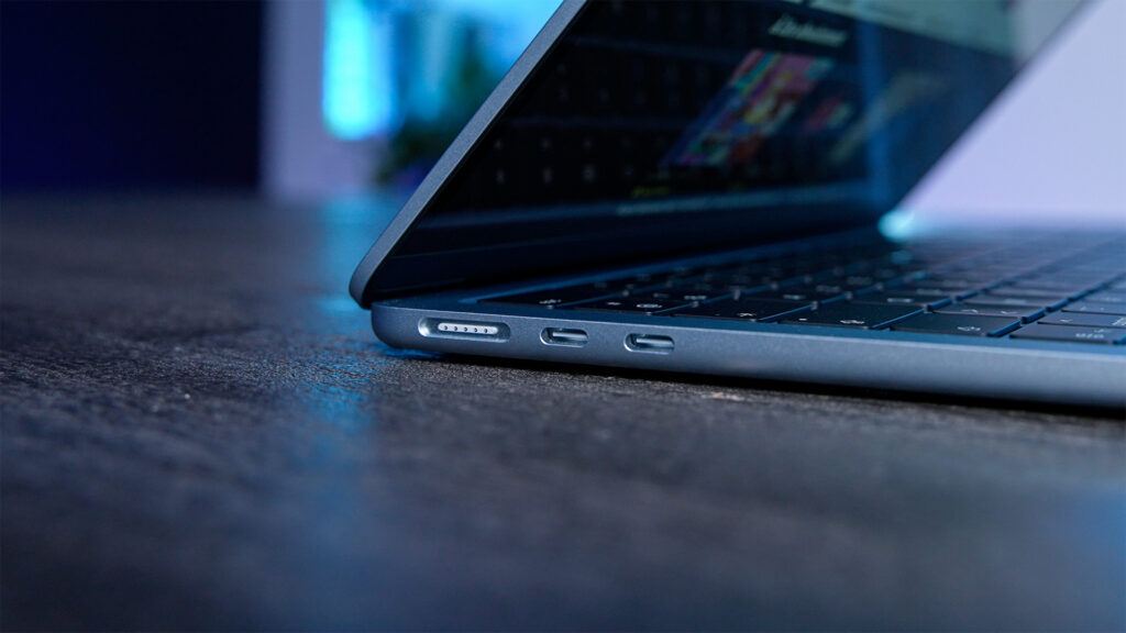 Apple MacBook Air M4 // Source : Nino Barbey / Numerama Apple MacBook Air M4 // Source : Nino Barbey / Numerama