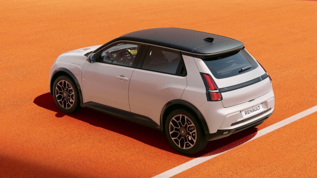 La Renault 5 en édition spéciale Roland Garros // Source : Renault La Renault 5 en édition spéciale Roland Garros // Source : Renault