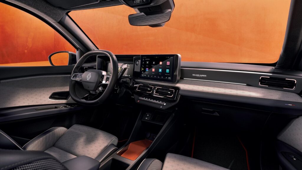 La Renault 5 en édition spéciale Roland Garros // Source : Renault La Renault 5 en édition spéciale Roland Garros // Source : Renault