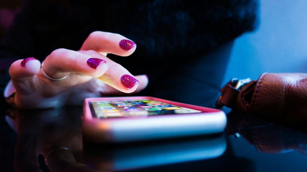 Désinstallez régulièrement les applications que vous n'utilisez pas pour limiter les risques de piratage // Source : Rob Hampson via Unsplash Désinstallez régulièrement les applications que vous n'utilisez pas pour limiter les risques de piratage // Source : Rob Hampson via Unsplash