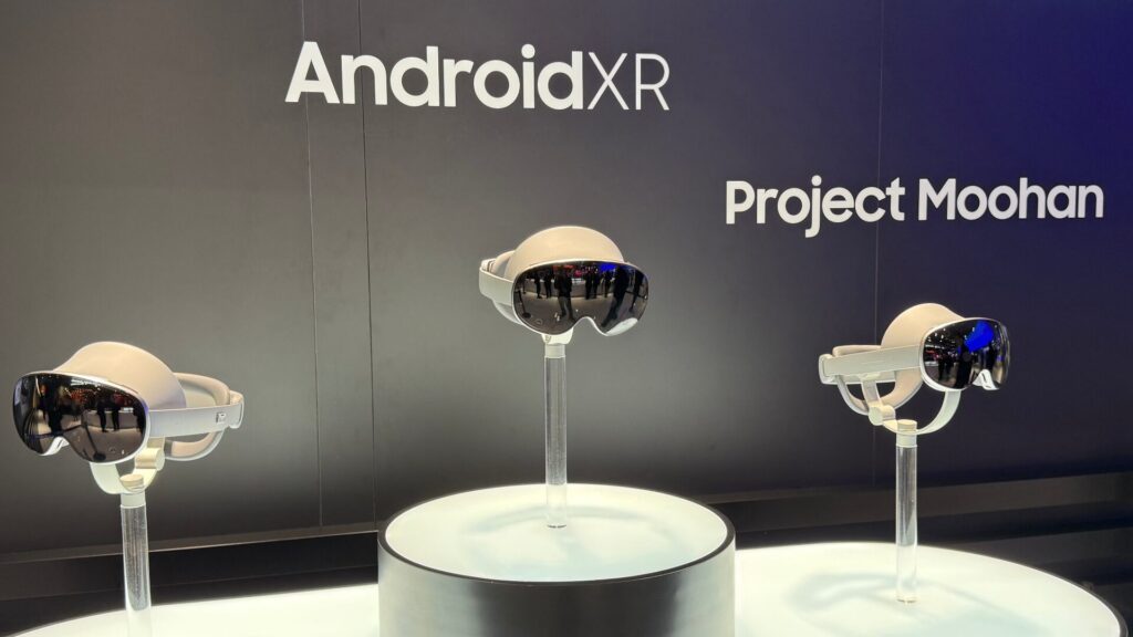 Sur son stand, Samsung expose son futur concurrent du casque Apple. Sur son stand, Samsung expose son futur concurrent du casque Apple.