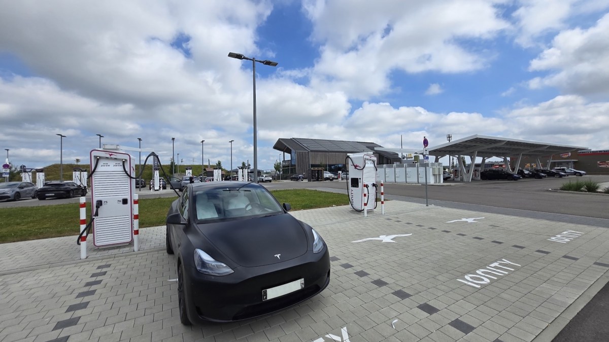 Une recharge chez Ionity pour cette Tesla Model Y // Source : Bob JOUY pour Numerama Une recharge chez Ionity pour cette Tesla Model Y // Source : Bob JOUY pour Numerama