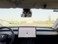 Un autre Youtubeur américain a mis à l'épreuve l'Autopilot de Tesla avec un faux mur // Source : Kyle Paul via YouTube Un autre Youtubeur américain a mis à l'épreuve l'Autopilot de Tesla avec un faux mur // Source : Kyle Paul via YouTube