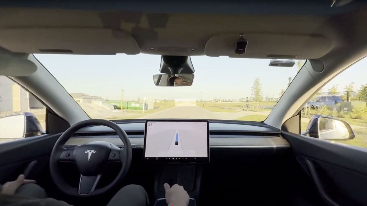 Un autre Youtubeur américain a mis à l'épreuve l'Autopilot de Tesla avec un faux mur // Source : Kyle Paul via YouTube Un autre Youtubeur américain a mis à l'épreuve l'Autopilot de Tesla avec un faux mur // Source : Kyle Paul via YouTube