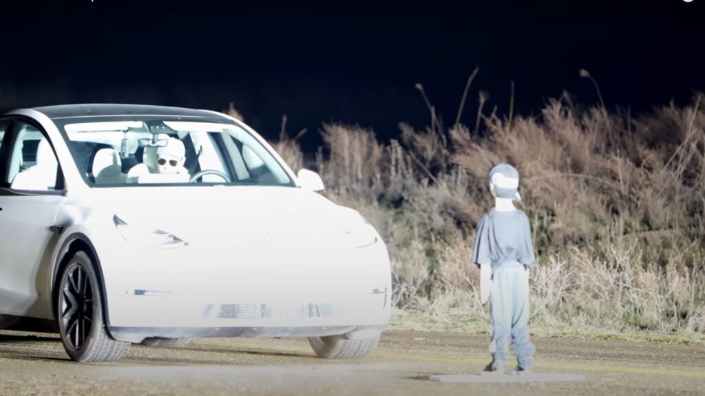 L'Autopilot Tesla testé par un youtubeur américain // Source : Mark Rober via YouTube L'Autopilot Tesla testé par un youtubeur américain // Source : Mark Rober via YouTube