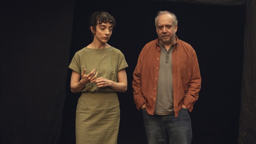 Philip est accompagné d'une intelligence artificielle... qui se révèle être la fille de Carol // Source : Netflix Philip est accompagné d'une intelligence artificielle... qui se révèle être la fille de Carol // Source : Netflix