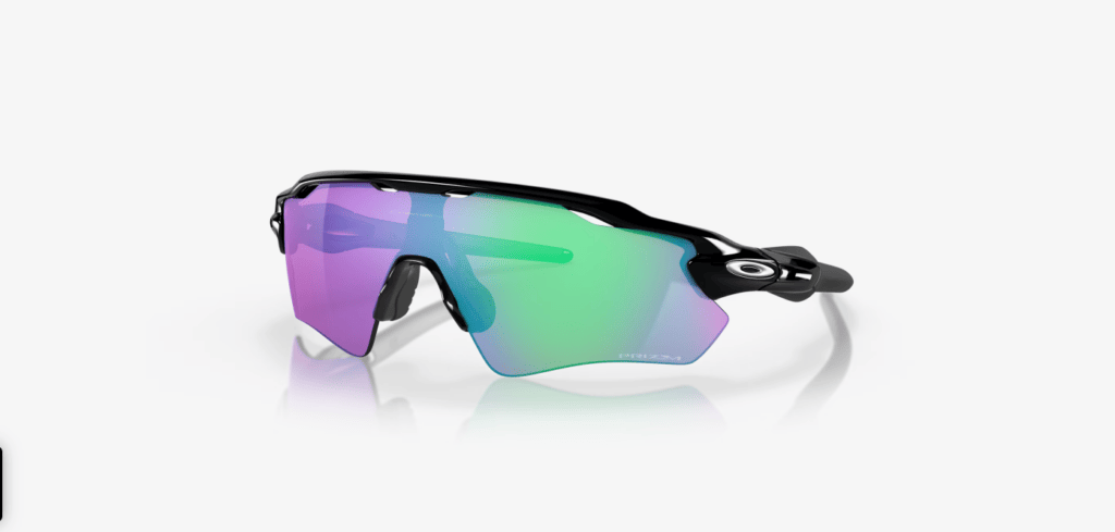 Des lunettes de sport Oakley // Source : Oakley Des lunettes de sport Oakley // Source : Oakley