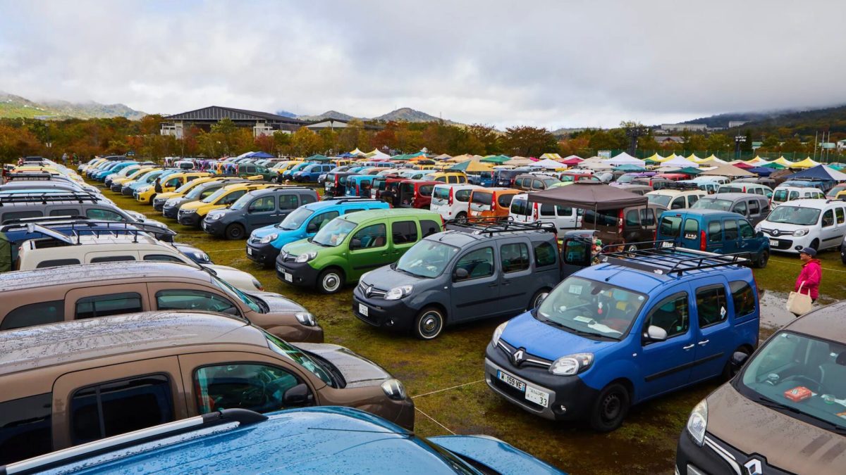 Rassemblement Renault Kangoo au Japon // Source : Renault