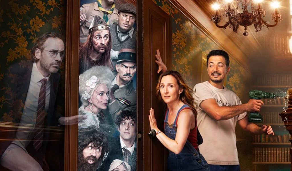 Ghosts réunit Camille Chamoux et Fred Testot // Source : BBC Studios France Ghosts réunit Camille Chamoux et Fred Testot // Source : BBC Studios France