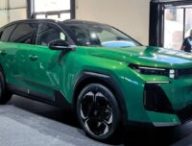 Le nouveau Citroën C5 Aircross (2025) dans sa teinte spéciale Incredible Green // Source : Robin San Vicente pour Numerama Le nouveau Citroën C5 Aircross (2025) dans sa teinte spéciale Incredible Green // Source : Robin San Vicente pour Numerama