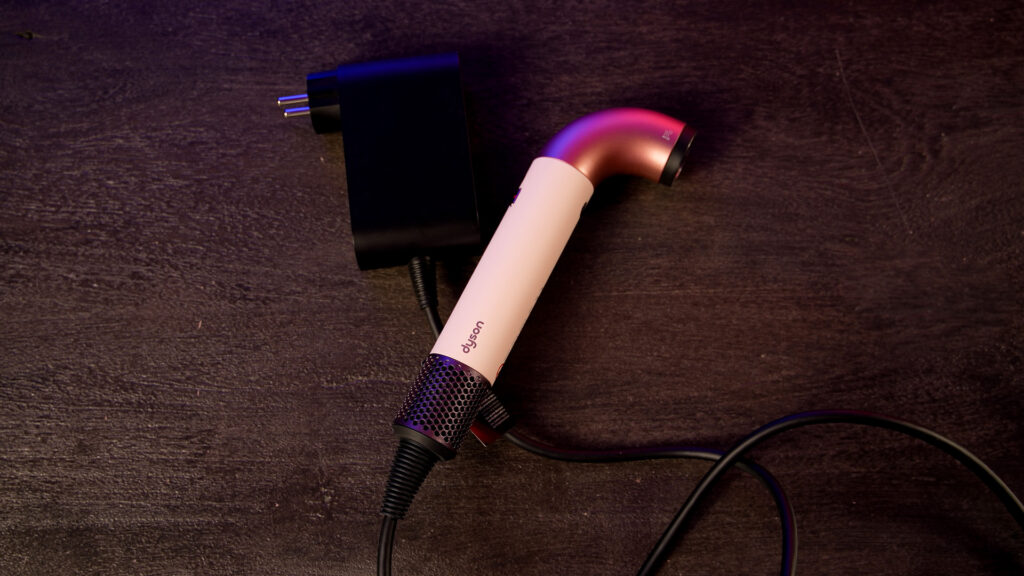 Dyson Supersonic r // Source : Nino Barbey pour Numerama Dyson Supersonic r // Source : Nino Barbey pour Numerama