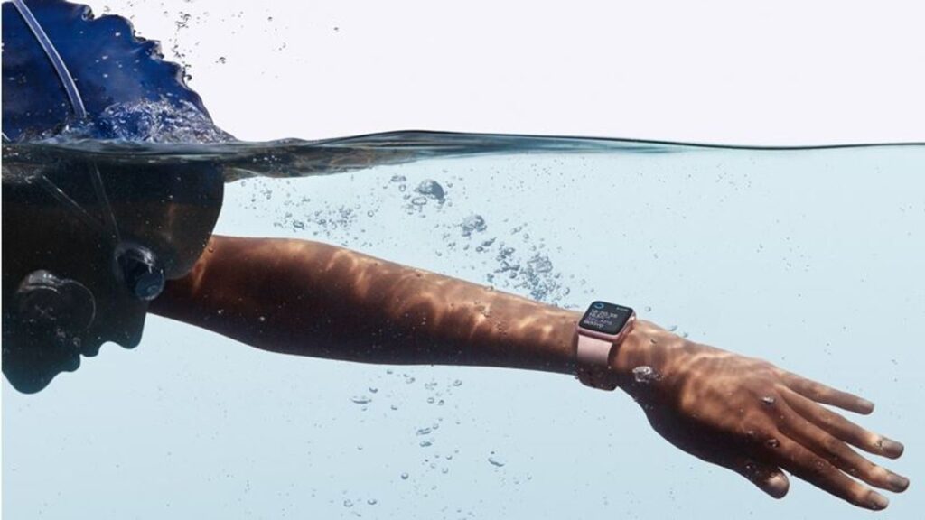 L'Apple Watch Series 2 va sous l'eau : un des défauts majeurs du modèle de 2015.