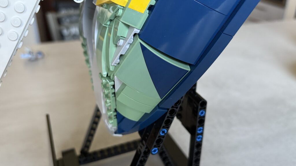 Vaisseau Boba Fett en Lego // Source : Maxime Claudel pour Numerama Vaisseau Boba Fett en Lego // Source : Maxime Claudel pour Numerama
