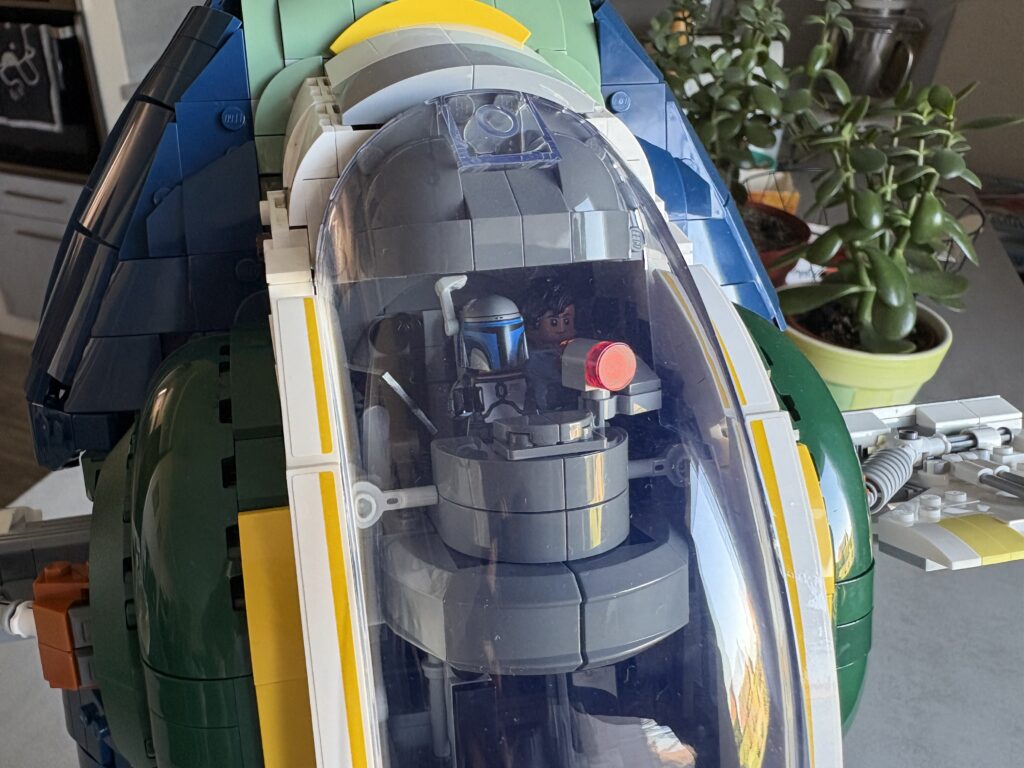 Vaisseau Boba Fett en Lego // Source : Maxime Claudel pour Numerama Vaisseau Boba Fett en Lego // Source : Maxime Claudel pour Numerama