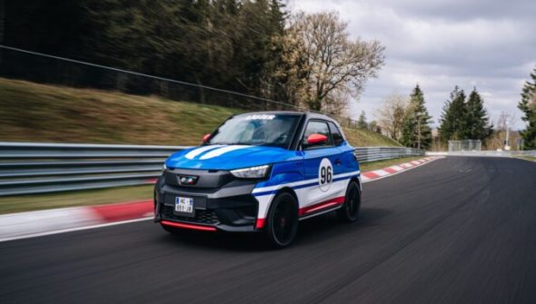 La voiture sans permis Ligier JS50 a établi un record sur le circuit du Nürburgring // Source : Ligier