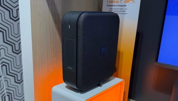 La Livebox 7 d'Orange. // Source : Numerama La Livebox 7 d'Orange. // Source : Numerama