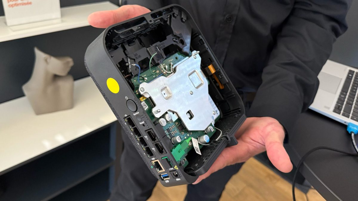 La nouvelle Livebox 7 ouverte. // Source : Numerama La nouvelle Livebox 7 ouverte. // Source : Numerama