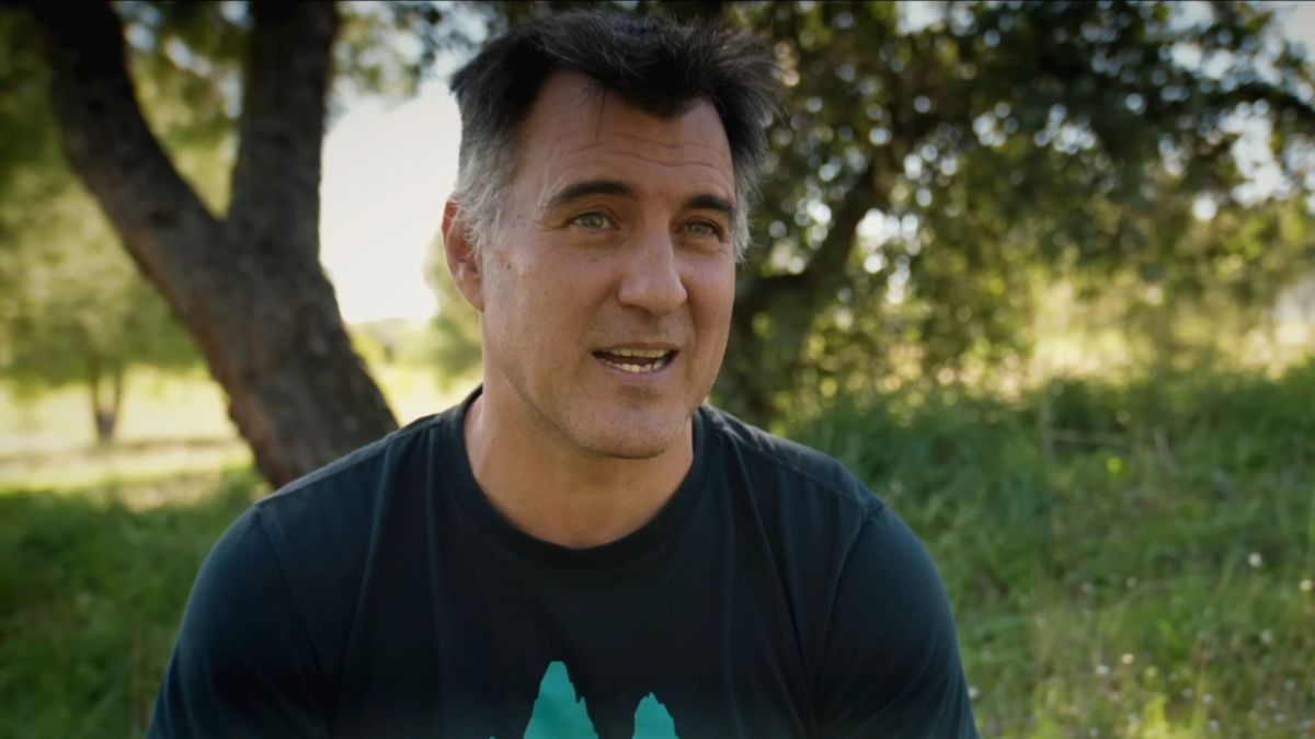 Carlos Suarez, alpiniste et cascadeur, a été tué lors du tournage d'un documentaire qui lui était dédié // Source : Carlos Suarez via YouTube
