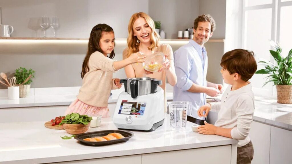 Cette famille n'a pas payé ses accessoires MR Cuisine // Source : Lidl