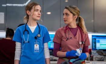 Willa Fitzgerald et Jessica Rothe dans Pulse // Source : Jeff Neumann/Netflix Willa Fitzgerald et Jessica Rothe dans Pulse // Source : Jeff Neumann/Netflix
