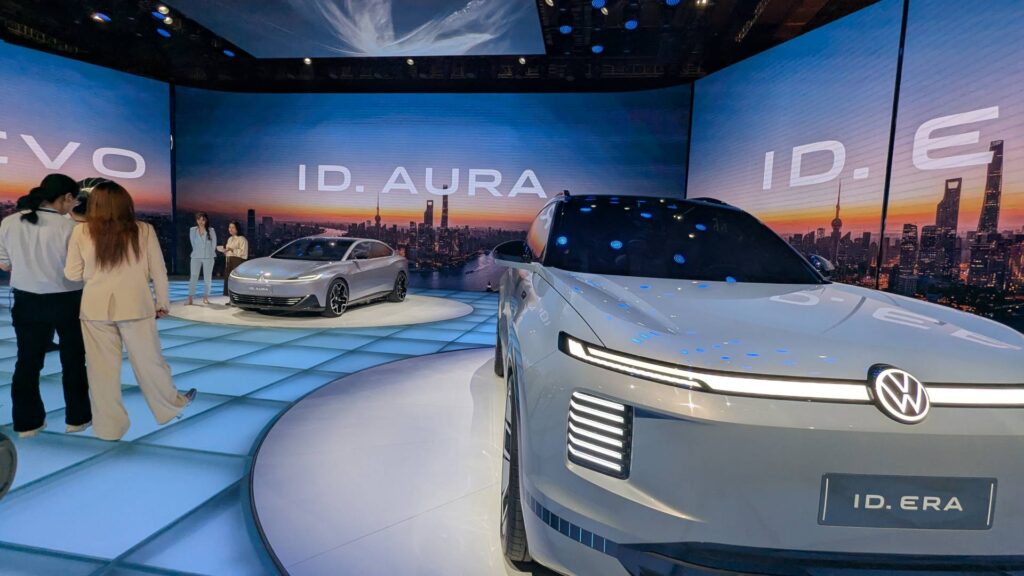 Stand Volkswagen (FAW) avec trois concepts présentés à Shanghai  // Source : Raphaelle Baut pour Numerama 
