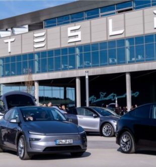Livraisons de Tesla Model Y à la Gigafactory de Berlin // Source : Tesla Livraisons de Tesla Model Y à la Gigafactory de Berlin // Source : Tesla