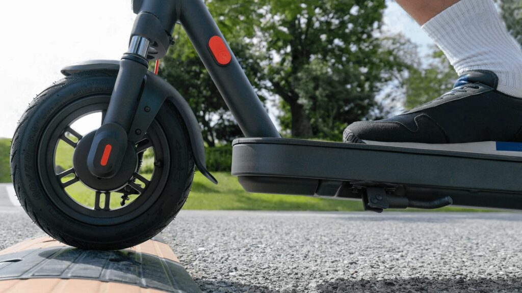 Xiaomi Electric Scooter Elite // Source : Xiaomi