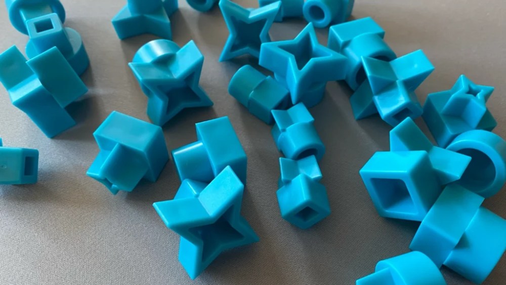 Toutes les pièces du joueur bleu. // Source : Sébastien Goetz pour Numerama Toutes les pièces du joueur bleu. // Source : Sébastien Goetz pour Numerama