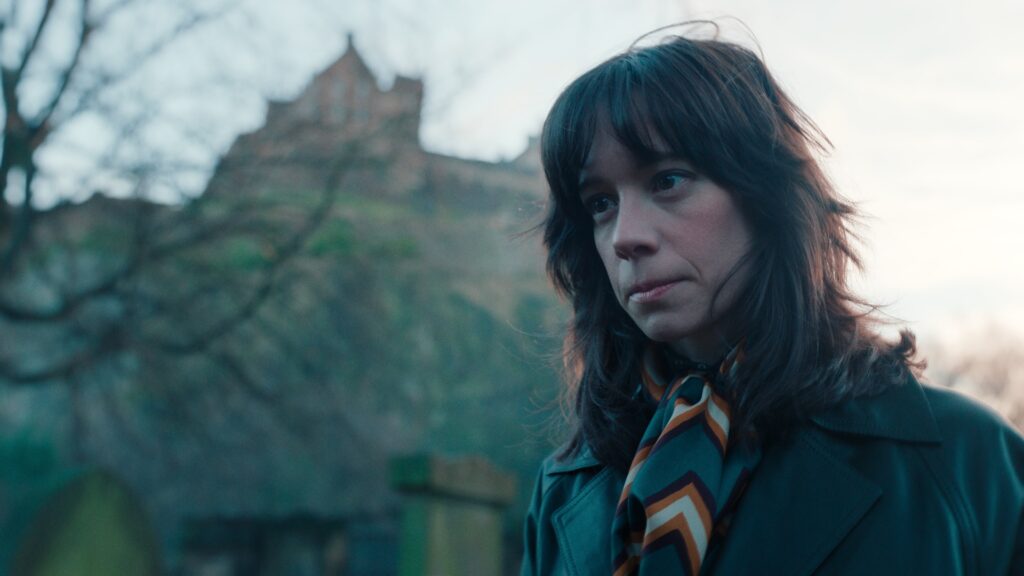 Chloe Pirrie dans Les Dossiers Oubliés // Source : Netflix Chloe Pirrie dans Les Dossiers Oubliés // Source : Netflix