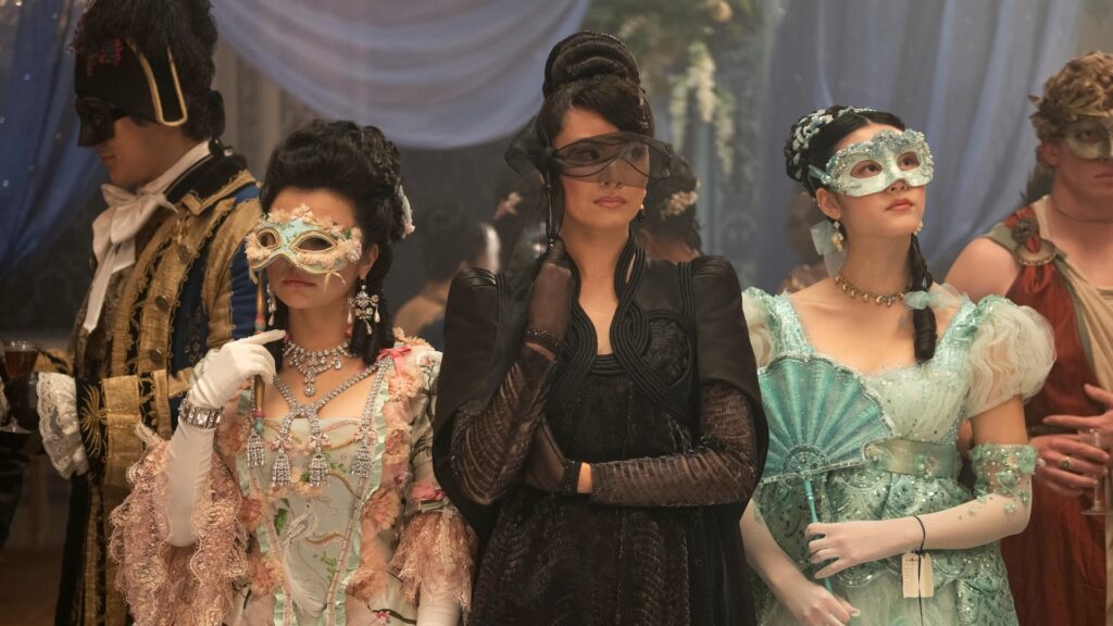 Lady Araminta Gun, entourée de ses deux filles // Source : Netflix Lady Araminta Gun, entourée de ses deux filles // Source : Netflix
