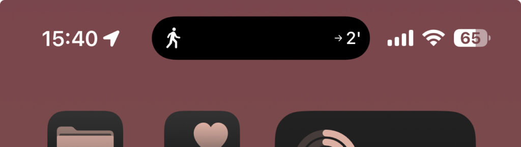 Les notifications interactives apparaissent aussi dans la Dynamic Island des iPhone 14.